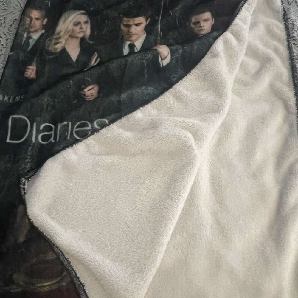 medium size throw vampire diaries blanket